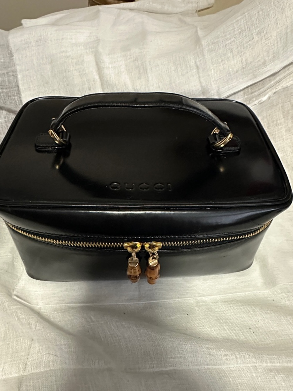 Authentic Gucci Black Patent Leather Vanity Case with Bamboo Zipper Pulls - Picture 3 of 15
